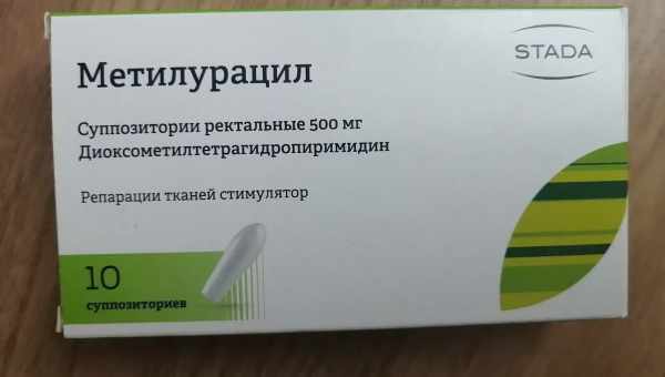 Геморрой у маленьких детей: симптомы на начальной стадии, лечение с помощью свечей и мазей