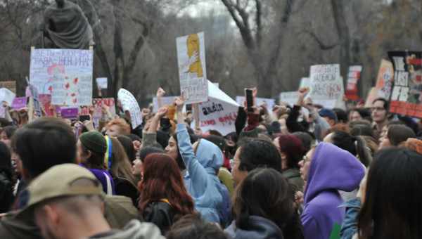 Феминистки из Алма-Аты провели акцию протеста против домашнего насилия