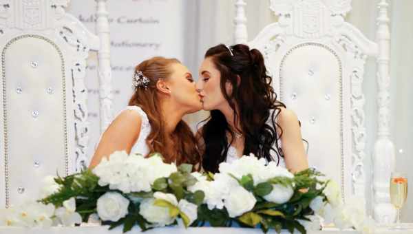 Первая однополая пара поженилась в Северной Ирландии