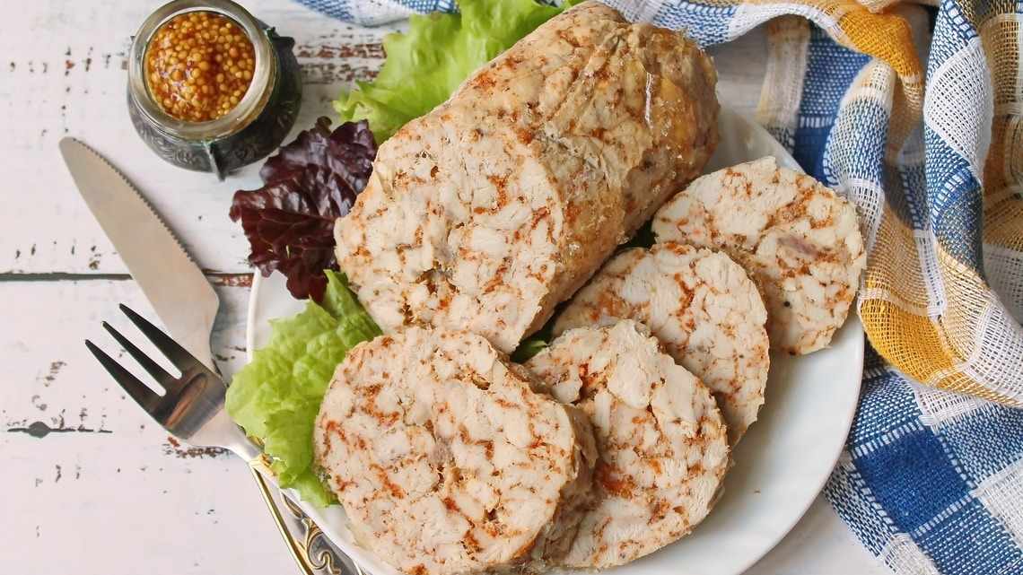 Домашняя куриная колбаса с желатином