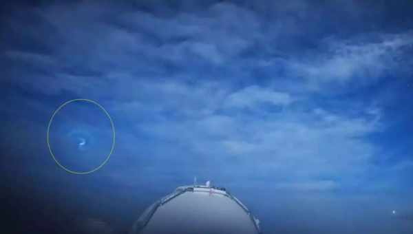 На спутнике Урана нашли странный купол, который может быть инопланетным городом