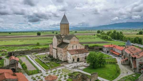 Храм Алаверди