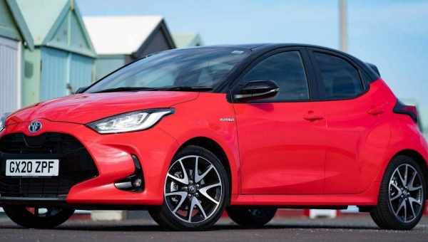 Toyota Yaris признали «Автомобилем года»-2021