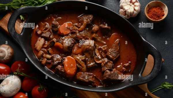 Тушеная говядина (Boeuf Bourguignon)