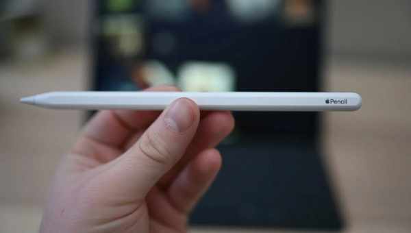 У Apple Pencil 3 будет глянцевый дизайн