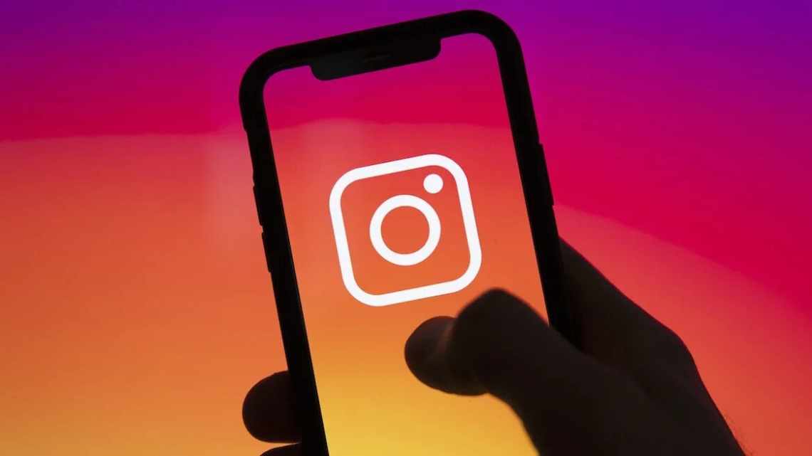 Что делать, если в Instagram не появились стикеры-вопросы?